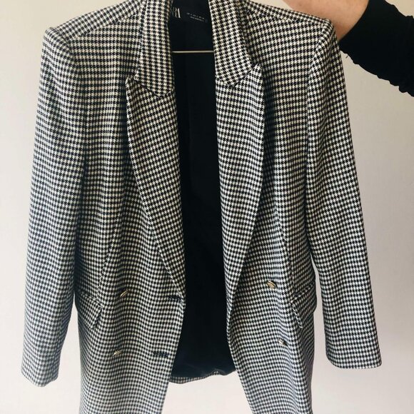 Blazer - Picture 2 of 3